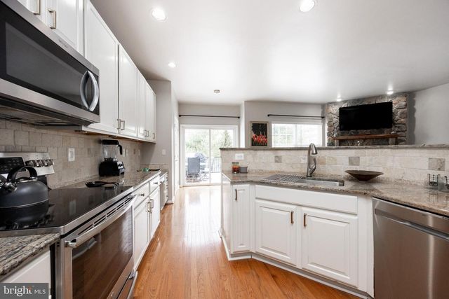 172 PENNS MANOR DR, Kennett Square, PA 19348