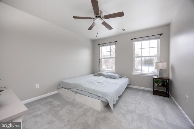172 PENNS MANOR DR, Kennett Square, PA 19348