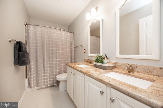 172 PENNS MANOR DR, Kennett Square, PA 19348