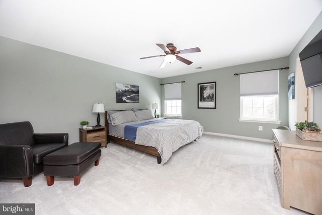172 PENNS MANOR DR, Kennett Square, PA 19348