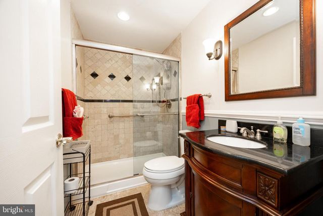 172 PENNS MANOR DR, Kennett Square, PA 19348