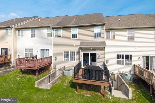 172 PENNS MANOR DR, Kennett Square, PA 19348