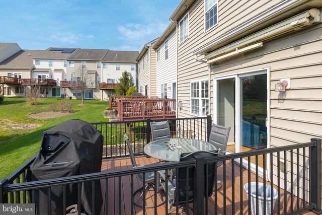 172 PENNS MANOR DR, Kennett Square, PA 19348