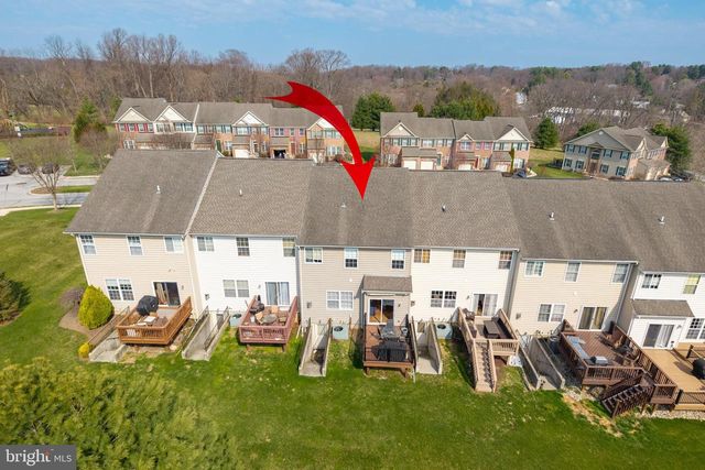 172 PENNS MANOR DR, Kennett Square, PA 19348