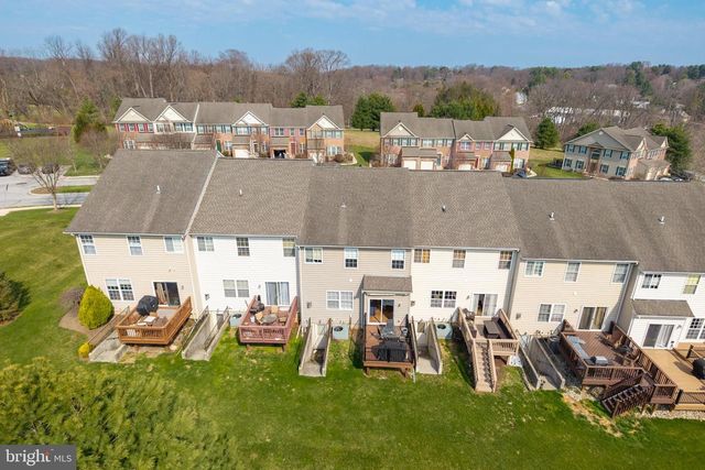 172 PENNS MANOR DR, Kennett Square, PA 19348