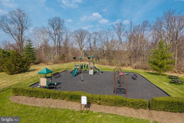 172 PENNS MANOR DR, Kennett Square, PA 19348