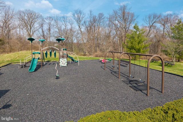 172 PENNS MANOR DR, Kennett Square, PA 19348