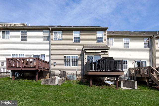 172 PENNS MANOR DR, Kennett Square, PA 19348