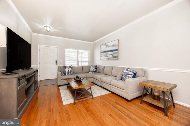 172 PENNS MANOR DR, Kennett Square, PA 19348