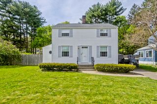 143 Sycamore St, Holyoke, MA 01040