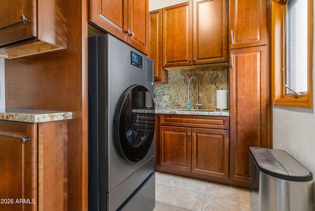 4220 N FERNHILL Circle, Tucson, AZ 85750