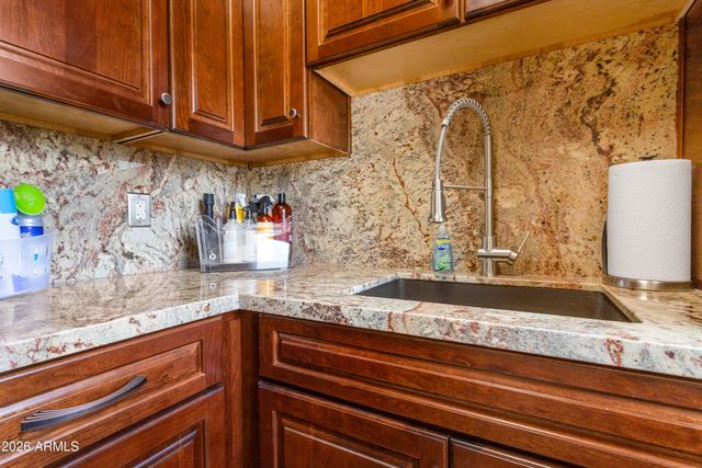 4220 N FERNHILL Circle, Tucson, AZ 85750