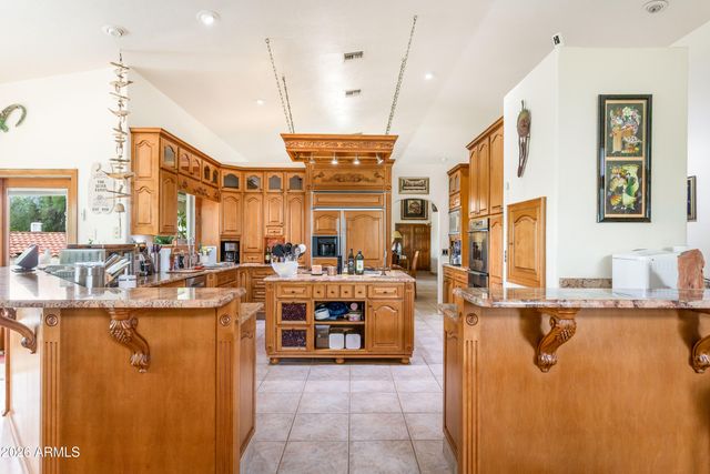 4220 N FERNHILL Circle, Tucson, AZ 85750