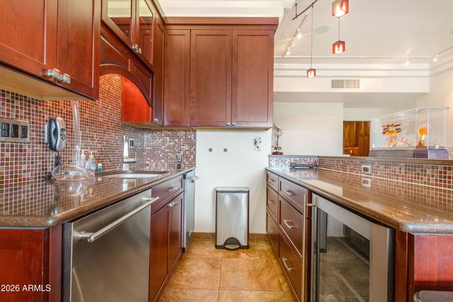 4220 N FERNHILL Circle, Tucson, AZ 85750