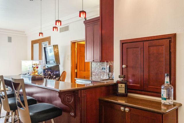 4220 N FERNHILL Circle, Tucson, AZ 85750