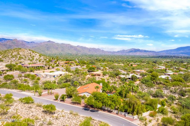 4220 N FERNHILL Circle, Tucson, AZ 85750
