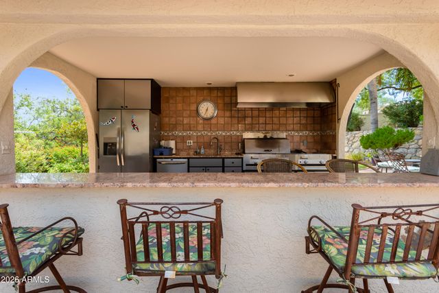 4220 N FERNHILL Circle, Tucson, AZ 85750
