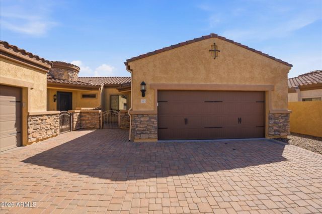 1813 N Red Cliff --, Mesa, AZ 85207