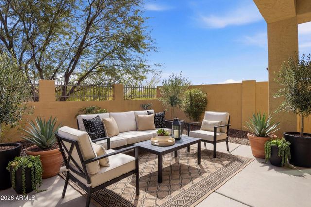 1813 N Red Cliff --, Mesa, AZ 85207