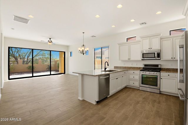 1813 N Red Cliff --, Mesa, AZ 85207