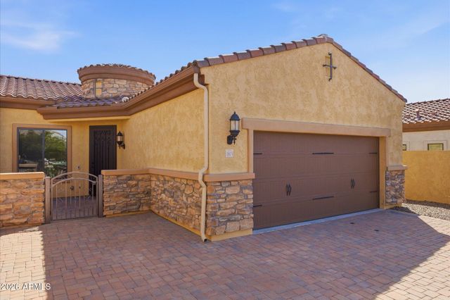 1813 N Red Cliff --, Mesa, AZ 85207