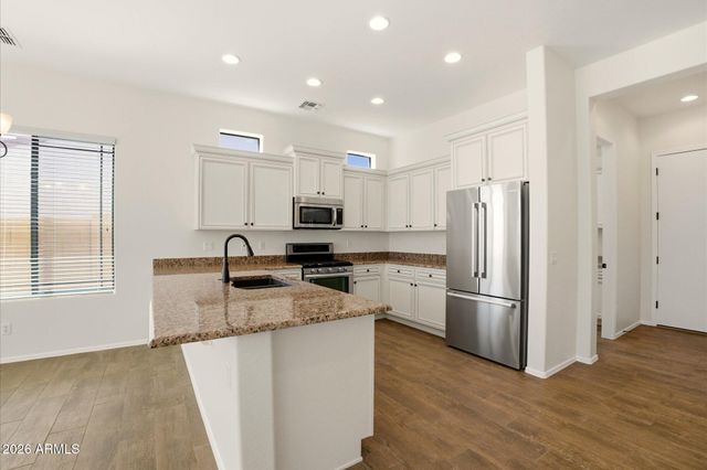 1813 N Red Cliff --, Mesa, AZ 85207