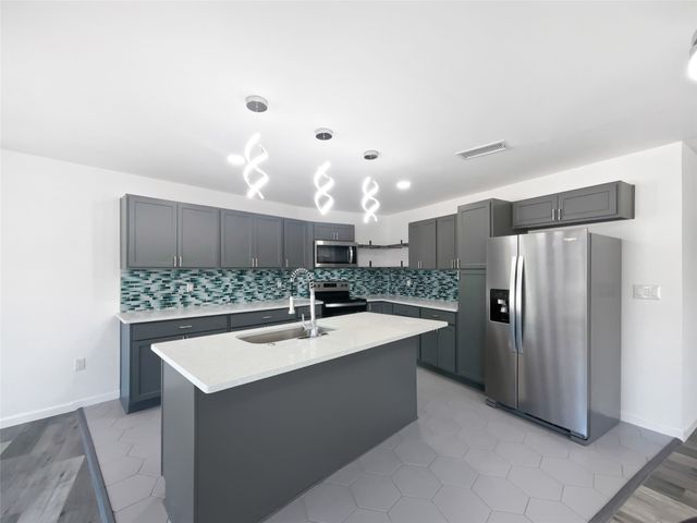 3018 Refugio Avenue, Fort Worth, TX 76106