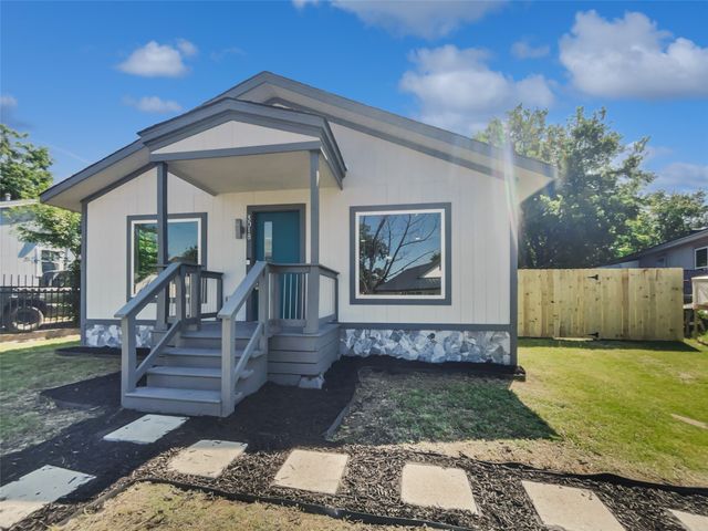3018 Refugio Avenue, Fort Worth, TX 76106