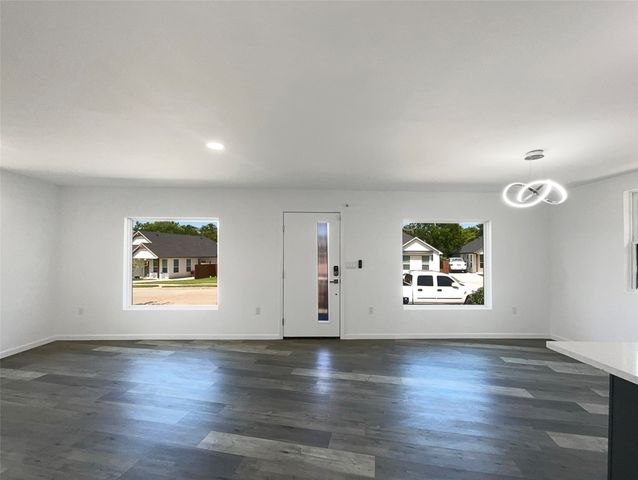 3018 Refugio Avenue, Fort Worth, TX 76106