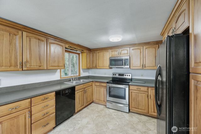 5703 318th Avenue NE, Carnation, WA 98014