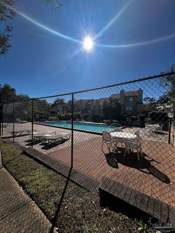 923 Brookside Pl, Pensacola, FL 32503