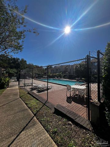 923 Brookside Pl, Pensacola, FL 32503