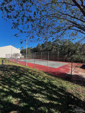 923 Brookside Pl, Pensacola, FL 32503