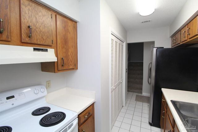 923 Brookside Pl, Pensacola, FL 32503