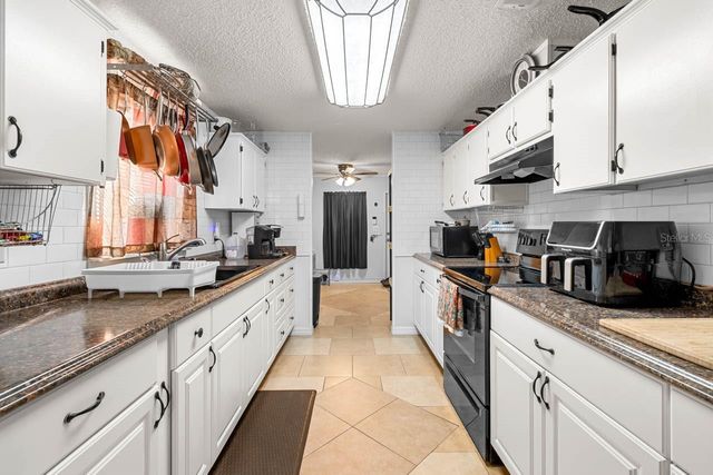 11622 GROVEWOOD AVENUE, Thonotosassa, FL 33592