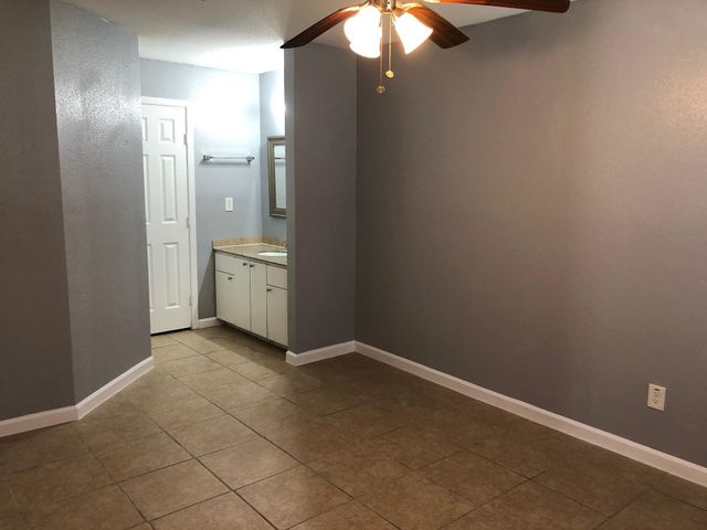 716 Memorial Mews Street C, Houston, TX 77079