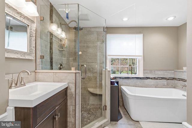 205 MARLBORO RD, Morrisville, PA 19067