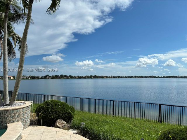 4607 SW 195th Ter, Miramar, FL 33029