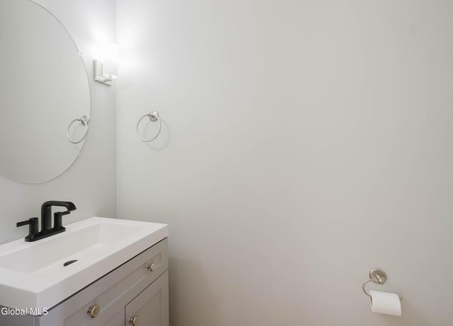 3 Bryn Mawr Court, Albany, NY 12211