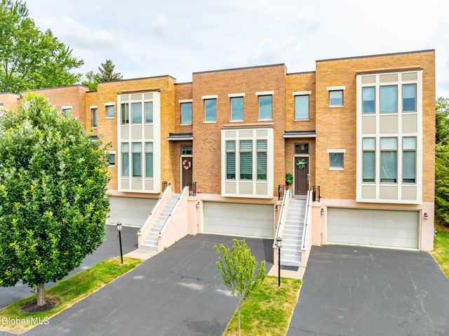 3 Bryn Mawr Court, Albany, NY 12211