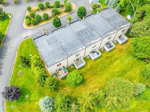 3 Bryn Mawr Court, Albany, NY 12211