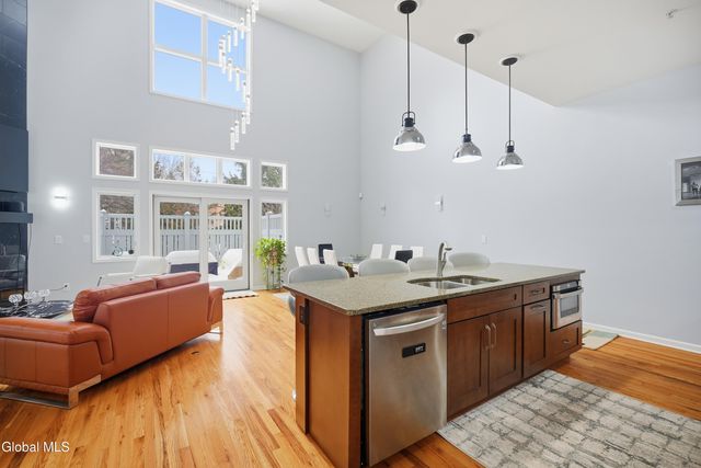 3 Bryn Mawr Court, Albany, NY 12211