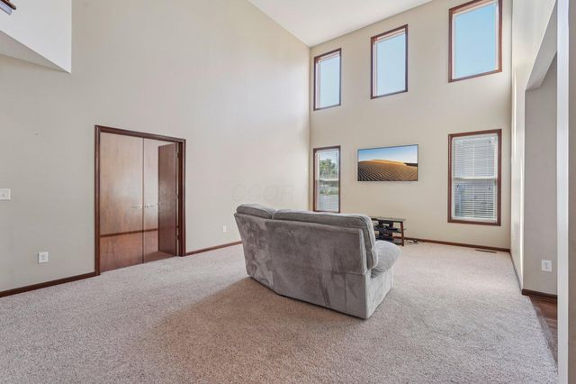 101 Stirling Way, Etna, OH 43062