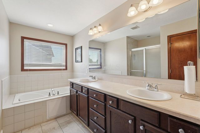 101 Stirling Way, Etna, OH 43062