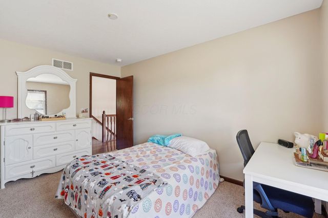 101 Stirling Way, Etna, OH 43062