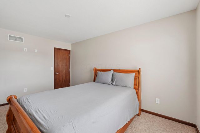 101 Stirling Way, Etna, OH 43062