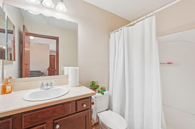 101 Stirling Way, Etna, OH 43062