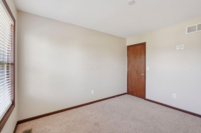 101 Stirling Way, Etna, OH 43062