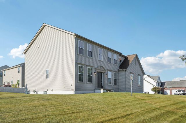 101 Stirling Way, Etna, OH 43062