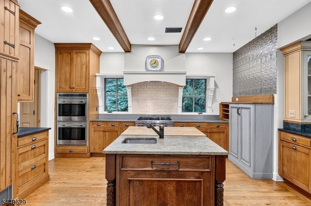 103 Old Driftway Ln, Tewksbury Twp., NJ 08833